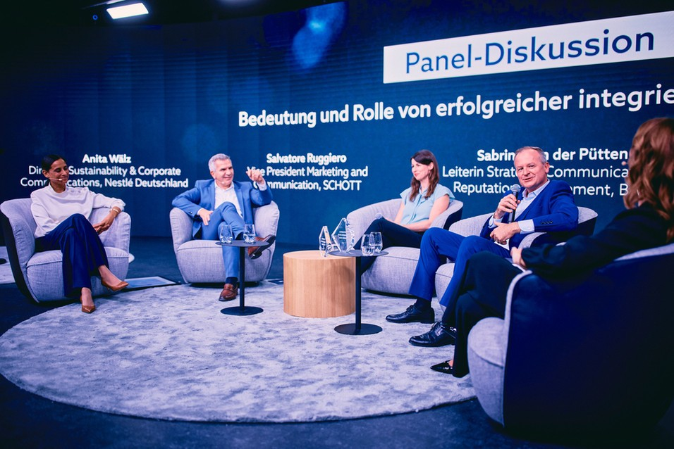 Panel discussion on integrated communications.